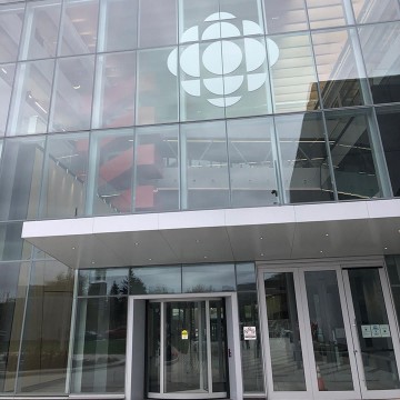 Vue sur le logo de Radio-Canada.
